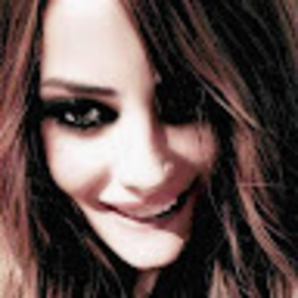 Meet your Posher, Mari - Picture 1 of 1